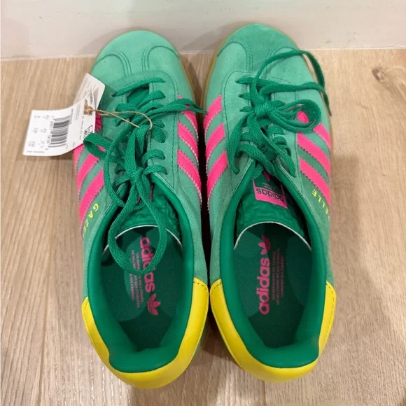 New!adidas gazellGreen Suede Sneakers with Pink Three-Stripes and Yellow Heel - Picture 8 of 9